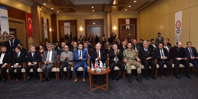 Mülteci Çağrı Merkezine Vali Tuna’dan Destek