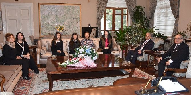 Öğrenciler Vali Güvençer’le Röportaj Yaptı