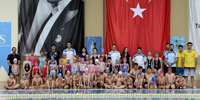 Kışın Yüzmek Vücut Direncini Arttırıyor