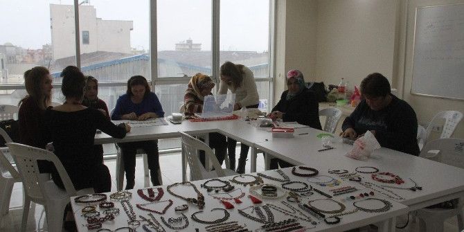 Payas’ta 117 Hatmek Kursiyeri Meslek Sahibi Oldu