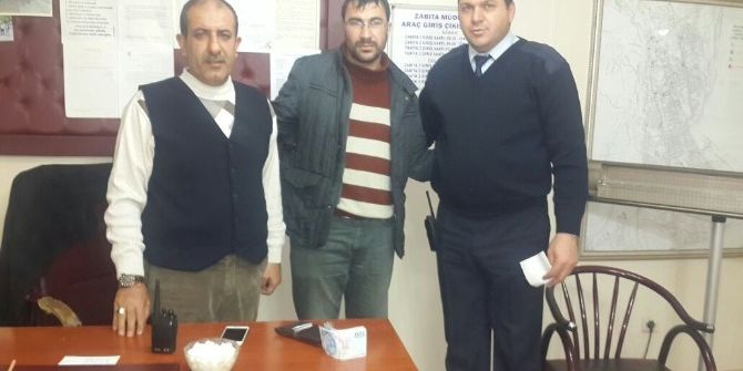 Zabıta Memurundan Örnek Davranış