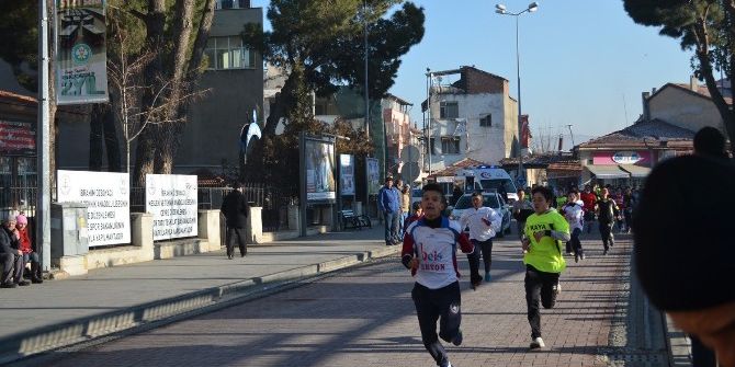 Kula’da Atatürk Kır Koşusu Yapıldı