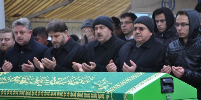 Epilepsi Hastası Büşra’nın Cenazesi Gözyaşları Arasında Toprağa Verildi