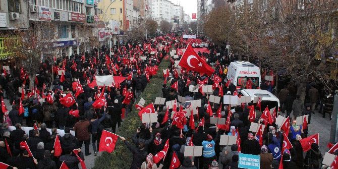 On Binler Kardeşlik İçin Tek Yürek Oldu