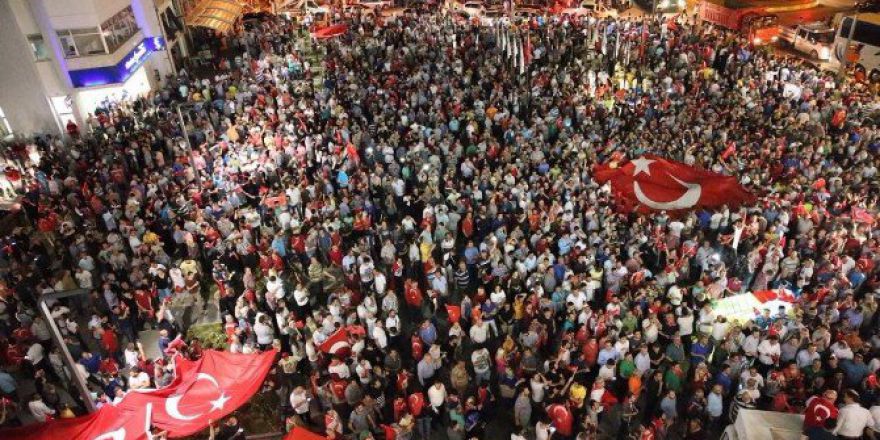 Ordu Demokrasi Nöbetinde