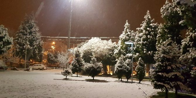 Gördes’te Yoğun Kar Yağışı Başladı
