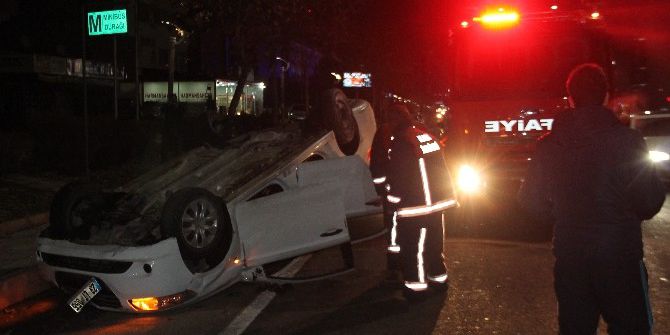Makas Sonrası Gelen Kazada Yaralı Arkadaşını Otomobilde Bırakarak Kaçtı