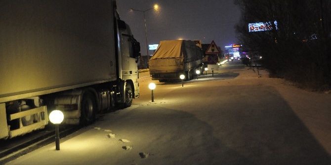 Afyonkarahisar’da Kapanan Yollar Trafiğe Açıldı