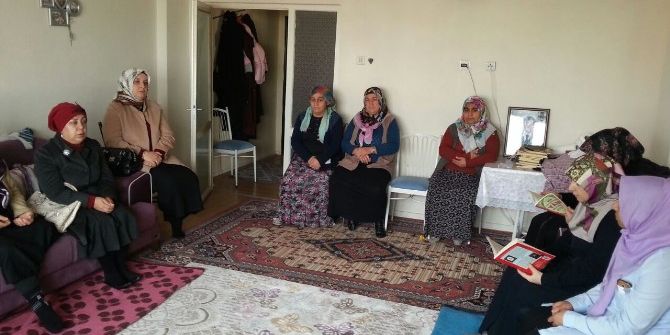 Vali Kamçı’nın Eşi Şehit Ailelerini Ziyaret Etti