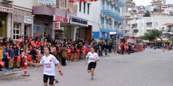 15 Temmuz Şehitleri Anısına "Hayata Datça’da Bağlan" Gençlik Koşusu Yapıldı