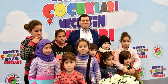 Tütüncü’den Suriyeli Çocuklara Yeni Yıl Hediyesi