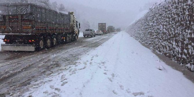 Balıkesir-edremit Karayolu Ulaşıma Kapandı