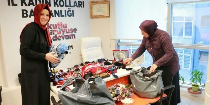 Ak Kadınlardan Küçük Yürekleri Isıtan Proje