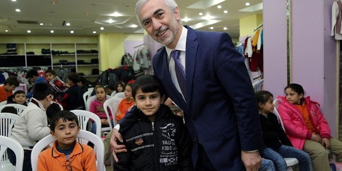 Kağıthane Belediyesi Halepli Çocukların Yüzünü Güldürdü