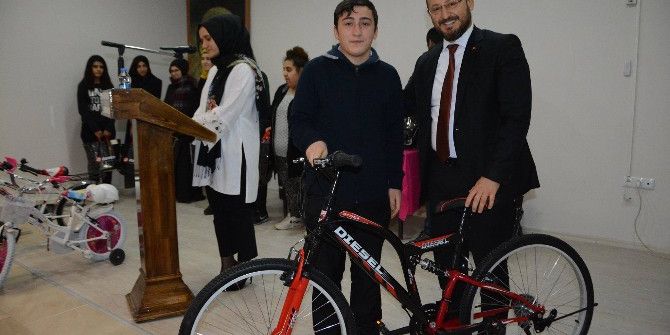 Niksar’da “Okuma Yarışması” Ödülleri Verildi