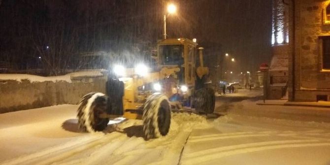 Seyitgazi Belediyesi Ekiplerinin Karla Mücadelesi