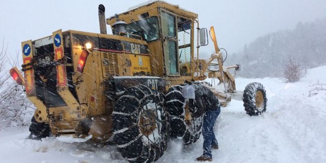 İnegöl’de Karla Mücadele Sürüyor