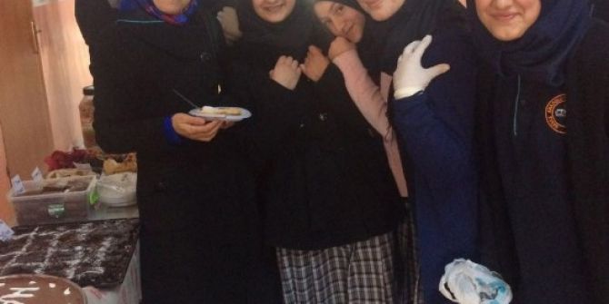 Gevaş İmam Hatip Lisesinden Halep İçin Kermes