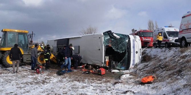 Kahramanmaraş-Kayseri Karayolunda 2 Otobüs Devrildi: 31 Yaralı