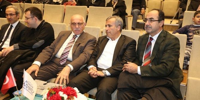 İrfan Meclisi Sohbetlerinde “Toplumu Kenetleyen Güçlü Bağlar” Anlatıldı