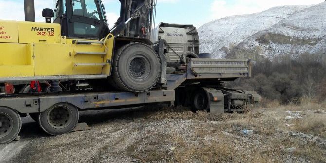 Çekiciyle Polisten Kaçarken Uçurumun Kenarında Asılı Kaldı