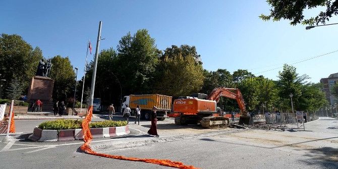 Büyükşehir Belediye Başkanı Çakır’dan Anıt Açıklaması
