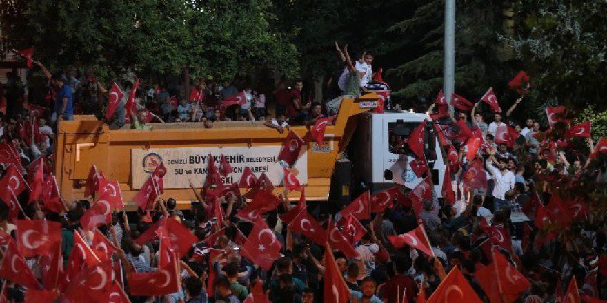Denizli’de Demokrasi Nöbeti Devam Ediyor