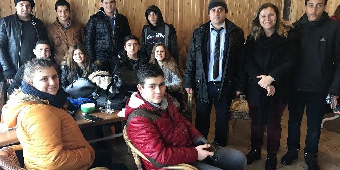 İzmir’de Bastıran Kar Nedeniyle 30 Öğrenci Mahsur Kaldı