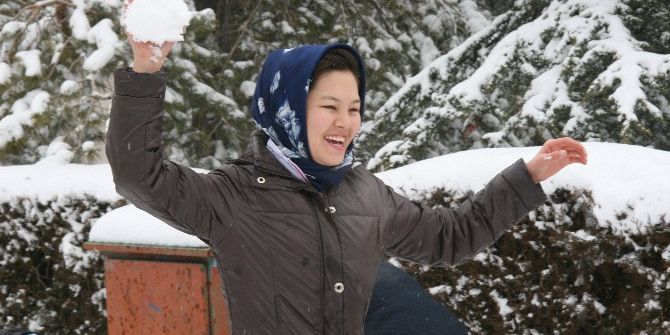 Afgan Öğrencilerin Kar Keyfi