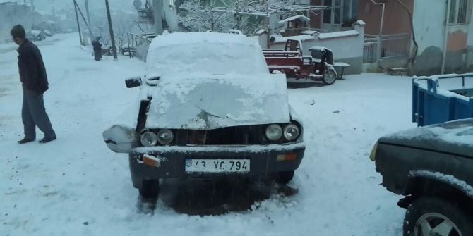 Pazarlar’da Trafik Kazası: 3 Yaralı