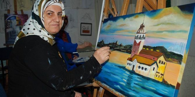 Ev Hanımlığından Sıkıldılar Resim Kursuna Yazıldılar