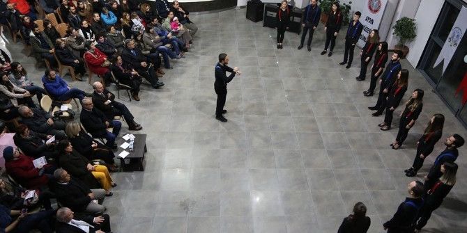 ’Vokal Arya’ Kış Dinletisi Dinleyenlerin İçini Isıttı