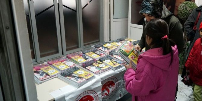 Togem’den Öğrencilere Kırtasiye Yardımı