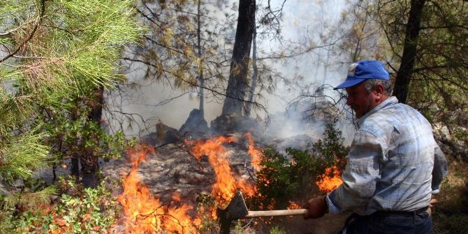 Doğu Karla, Muğla Yangınla Mücadele Ediyor