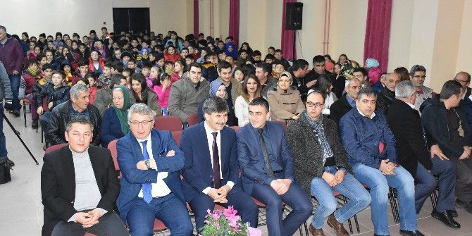 Dursunbey’de Şiir Dinletisi