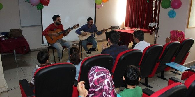 Diyarbakır’da Hasta Çocuklara Yeni Yıl Sürprizi