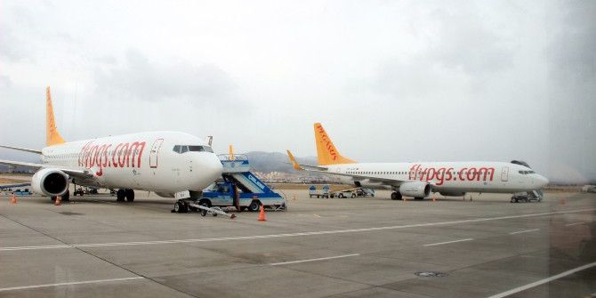 İstanbul’a İnemeyen Uçaklar Edremit’e İniyor