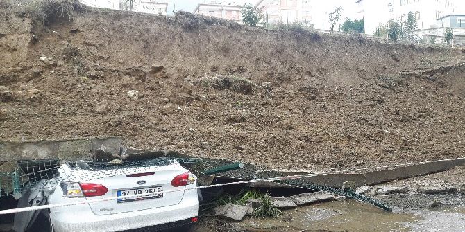 Alanya’da İstinat Duvarı Çöktü