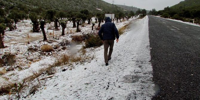 İzmir’in O Turistik İlçesine De Kar Yağdı