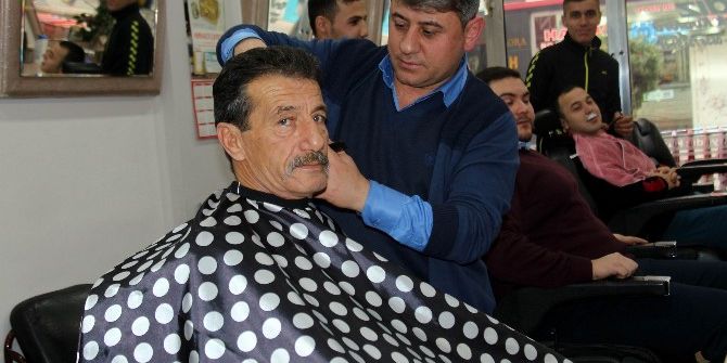 Yeni Tarifeye Uymayan Berberlere 2 Bin 808 Lira Para Cezası