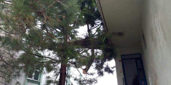 Silivri’de Fırtına Caminin Minaresini Yıktı