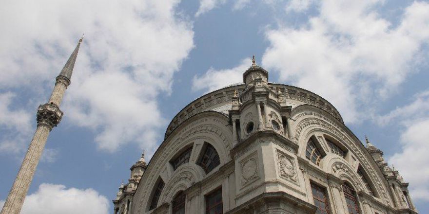 Demokrasi Şehitleri İçin Tüm Türkiye’de Sela Verildi