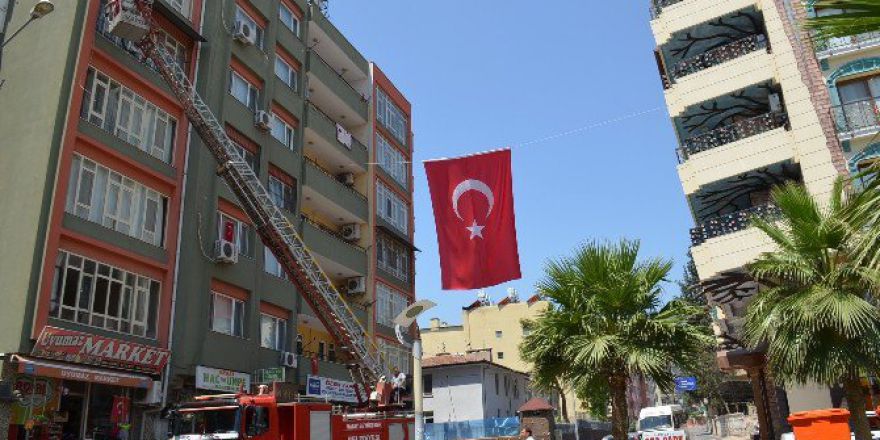 Şehit Gülşah Komiserin Baba Ocağına Türk Bayrağı Asıldı