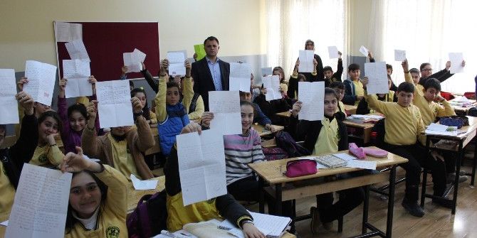 Ortaokul Öğrencilerinden Mehmetçiğe Mektup