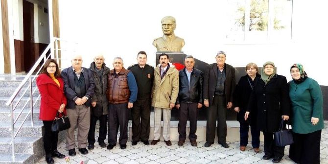 Şehit Ailelerinden Anlamlı Ziyaret