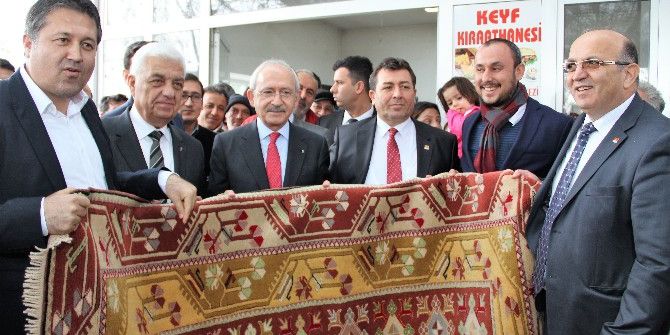 Kılıçdaroğlu, Köyde Gözleme Yiyip Ayran İçti
