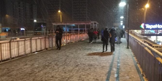 İstanbul’da Beklenen Kar Yağışı Başladı