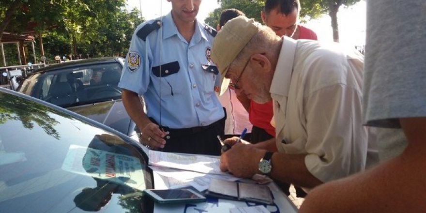 Cide’de Maddi Hasarlı Trafik Kazası