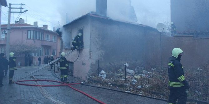 Edirne’de Tek Katlı Binada Çıkan Yangın Korkuttu