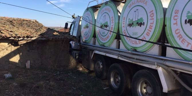 Kontrolden Çıkan Kamyon Ortalığı Savaş Alanına Çevirdi